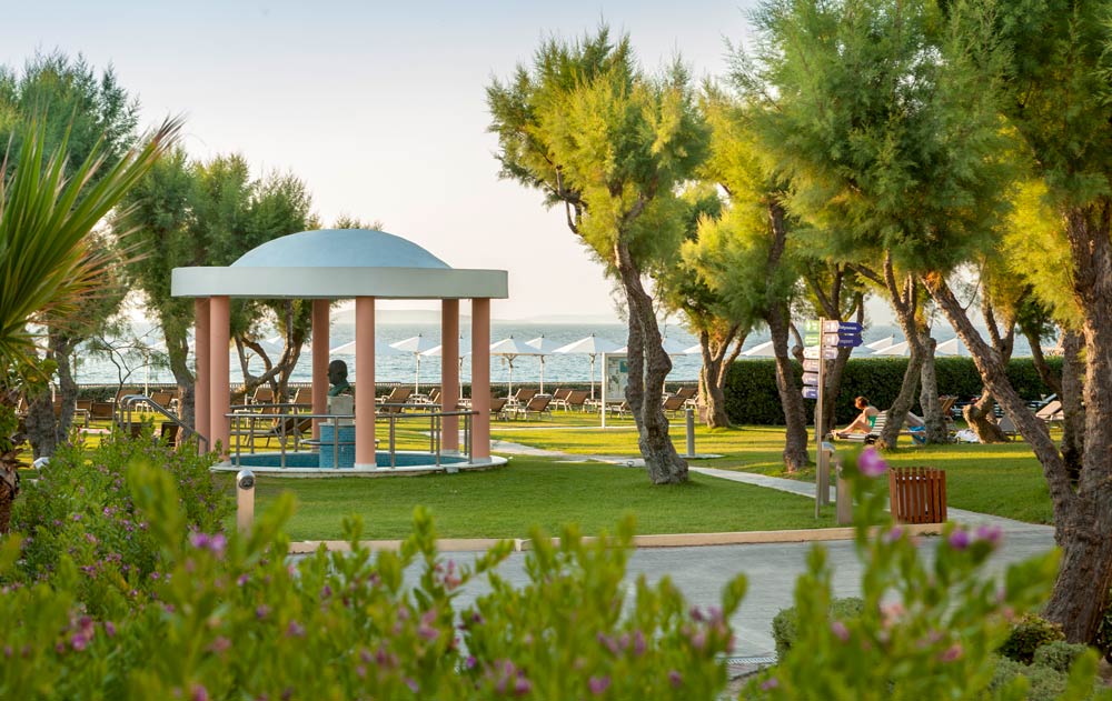 Gartenbereich des Neptune Hotel Resorts